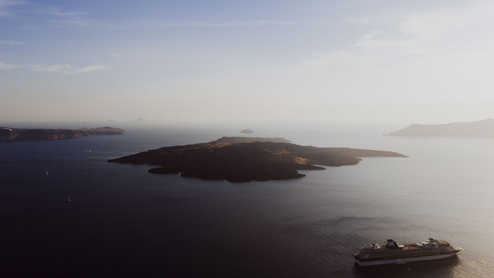 Day Trips to Thirassia and Volcanic Islands Expand Your Experience