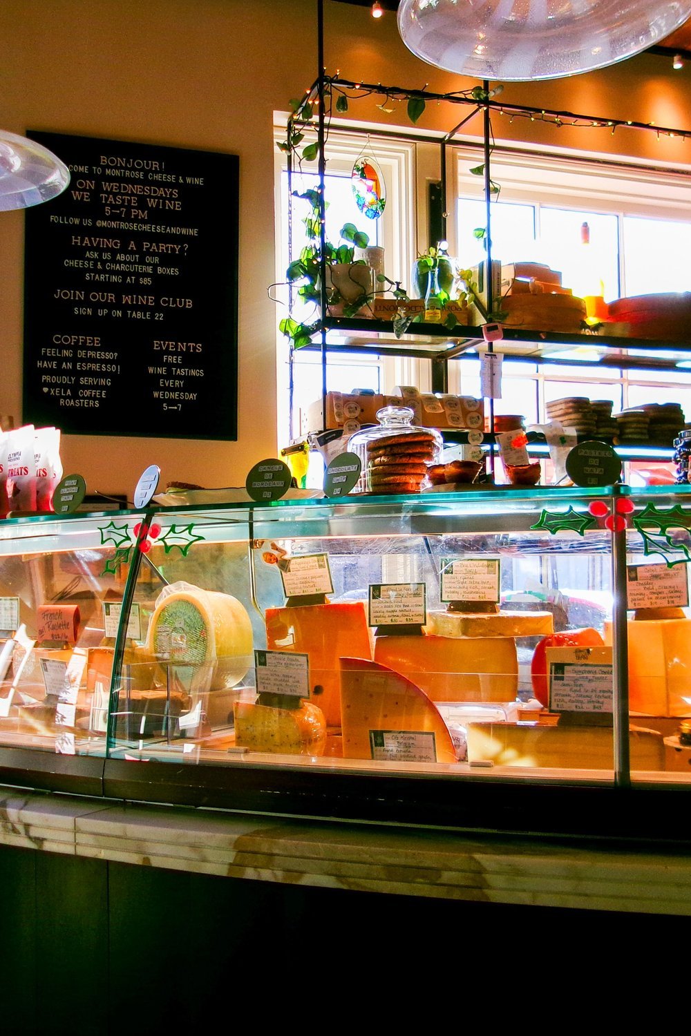 How to Drink and Snack Cheaply Along the Amalfi Coast - positano budget guide