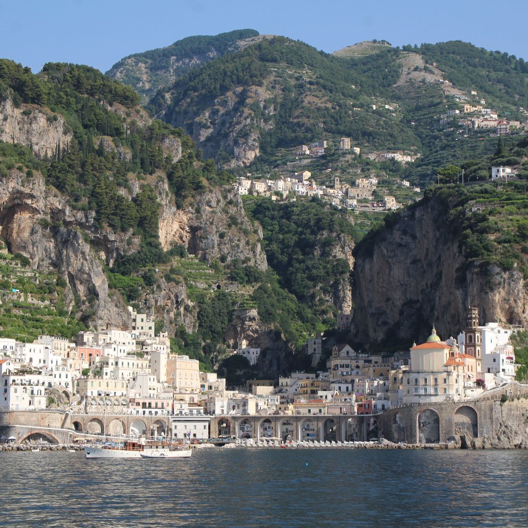 Can You Do Both? How to Plan the Perfect Amalfi Coast Itinerary - positano vs amalfi coast