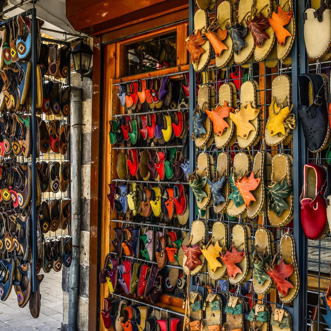 Shopping: From Handmade Sandals to Ceramic Treasures - positano vs amalfi coast