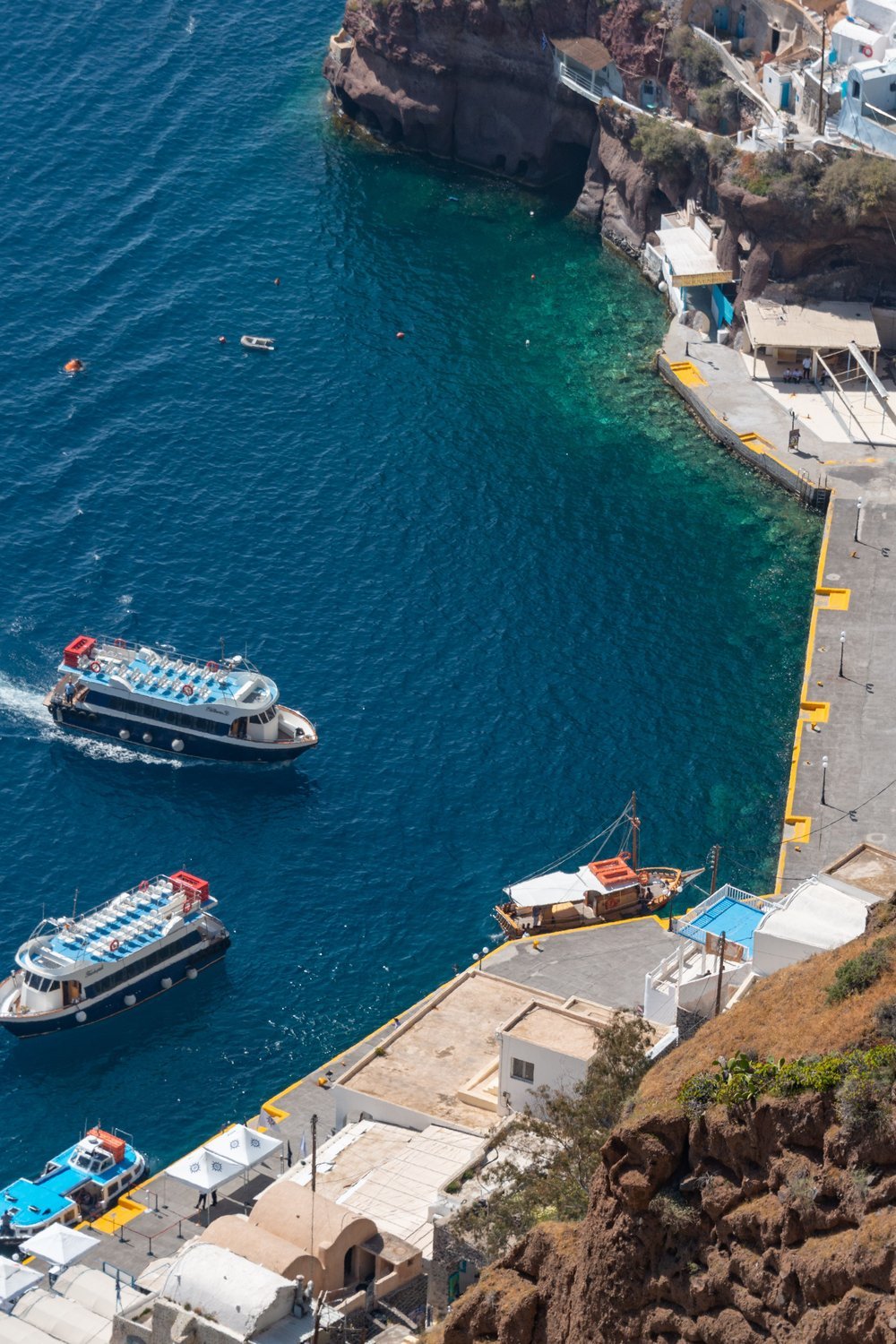 How to Visit Santorini from a Cruise Ship Without Overspending - santorini budget guide