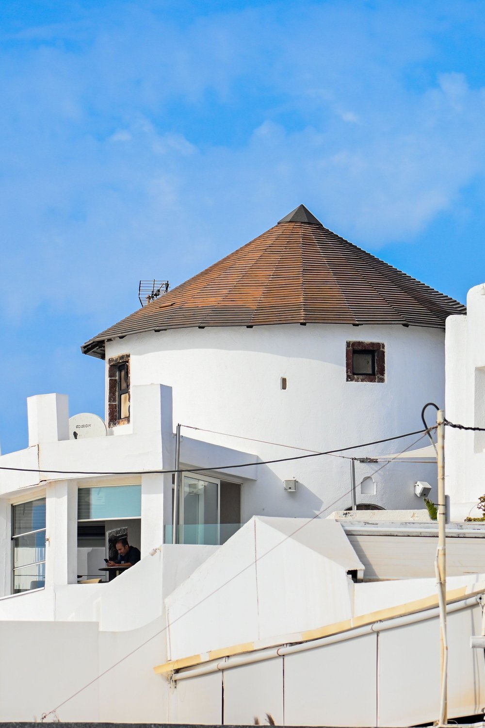 Insider Tips From Someone Who Has Done Santorini on a Budget - santorini budget guide