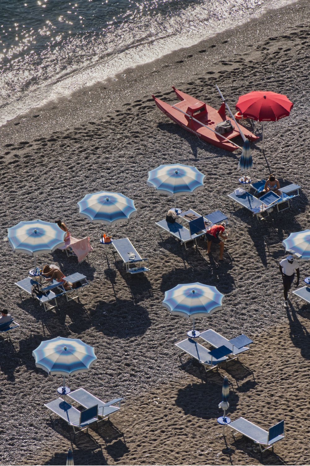 Money-Saving Tips for Santorini Beaches - santorini budget guide