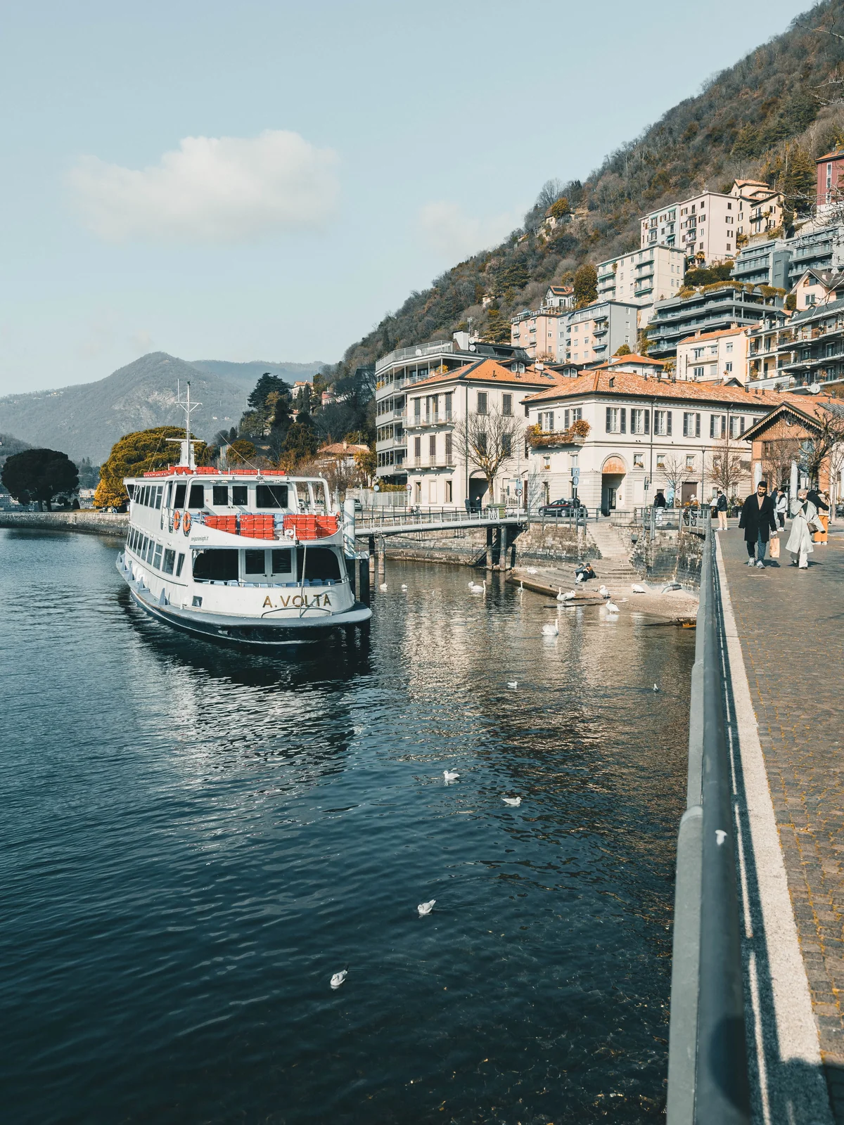 Family-friendly ferry trip - best day trips from lake como
