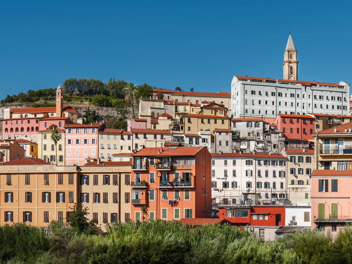 Italian Border Crossing - best things to do in menton