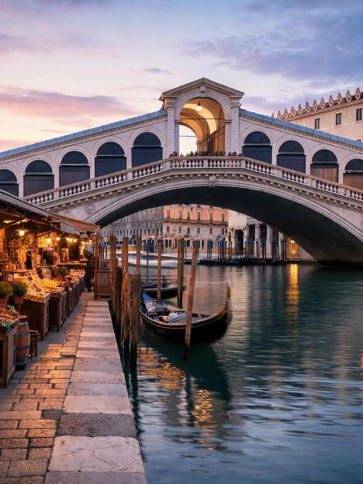 Rialto Bridge - best things to do in venice