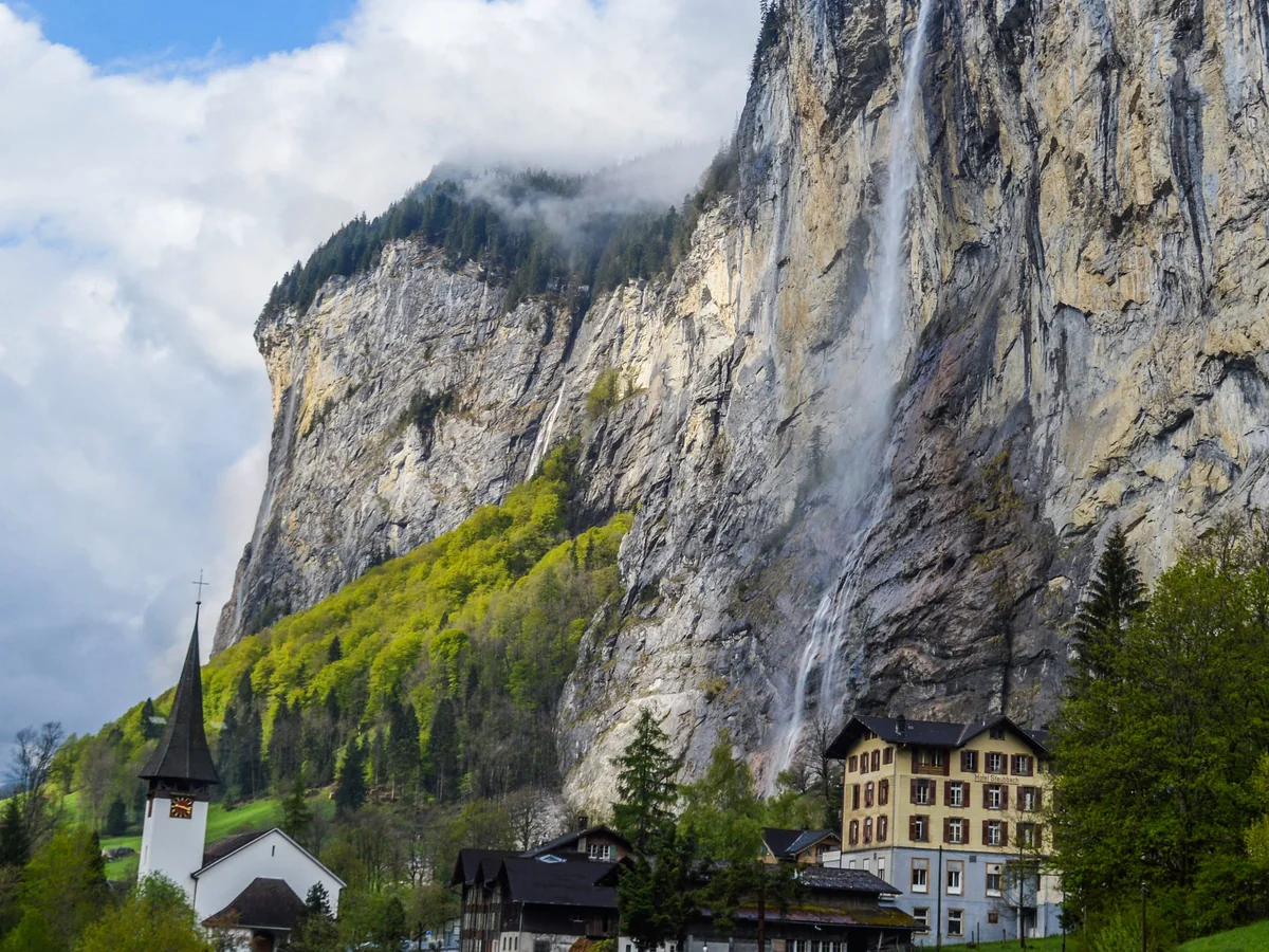 Lauterbrunnen Valley Tour - best tours from interlaken