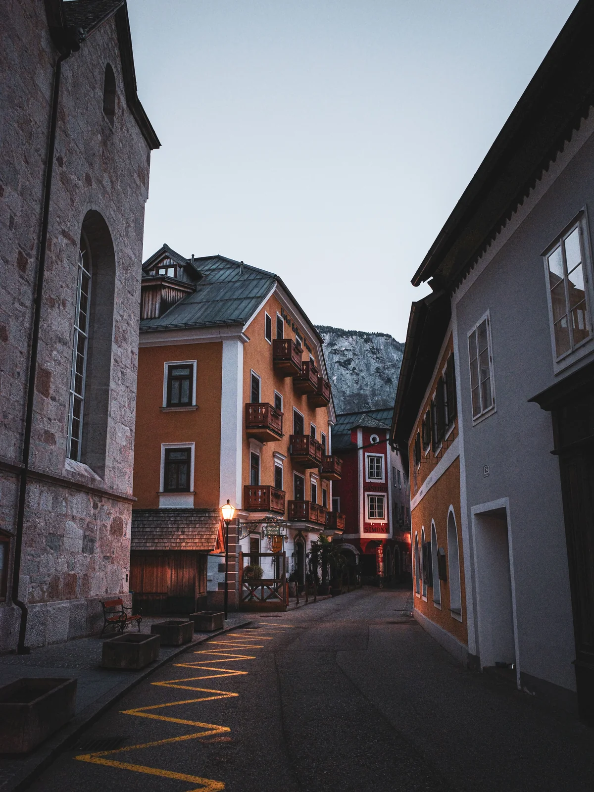 Crowd Avoidance - hallstatt travel guide
