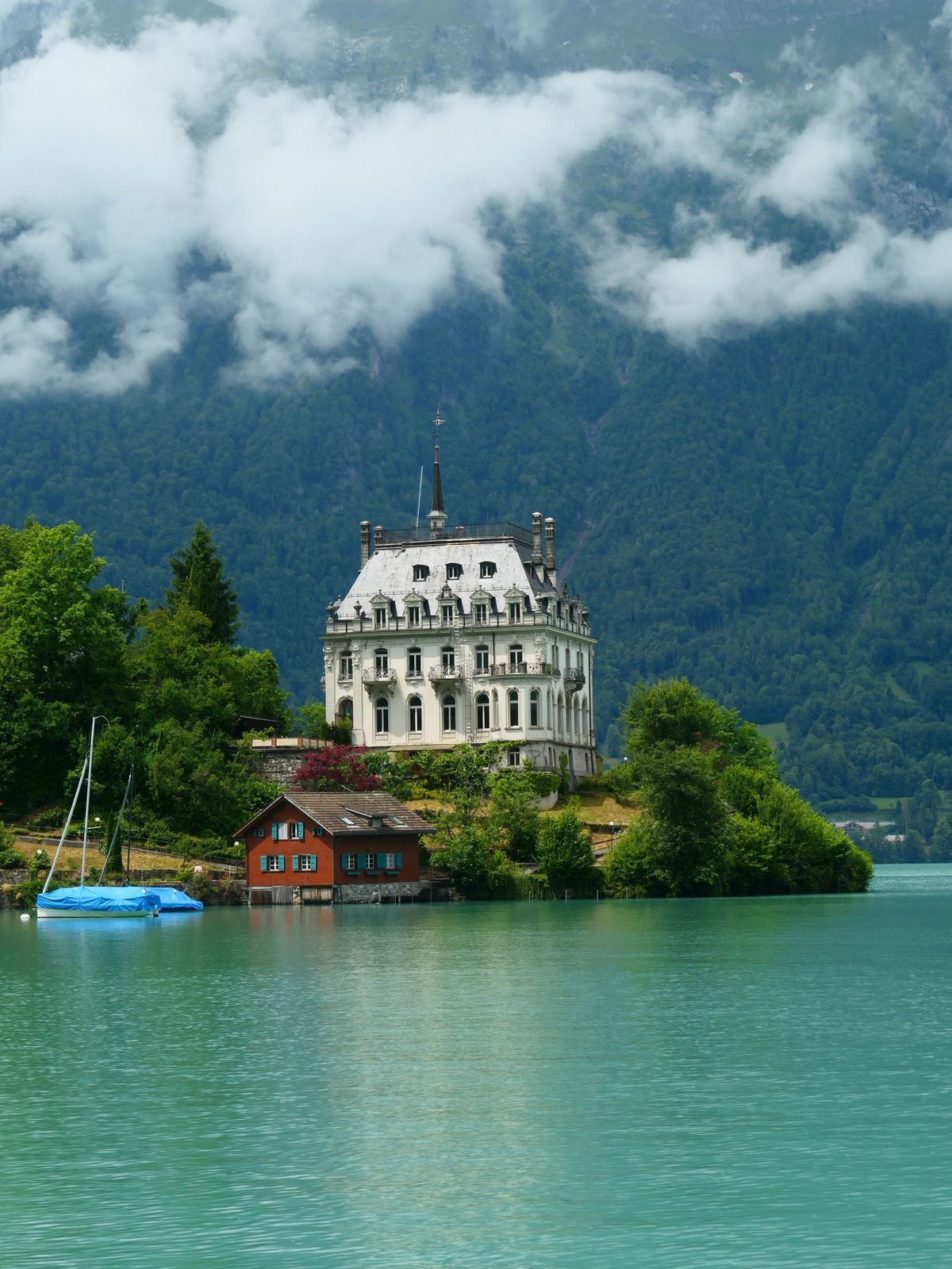Lake Ferry Arrival - how to get to interlaken