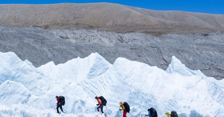 Winter Hiking for Beginners: Safety Tips and Gear for Cold-Weather Trails