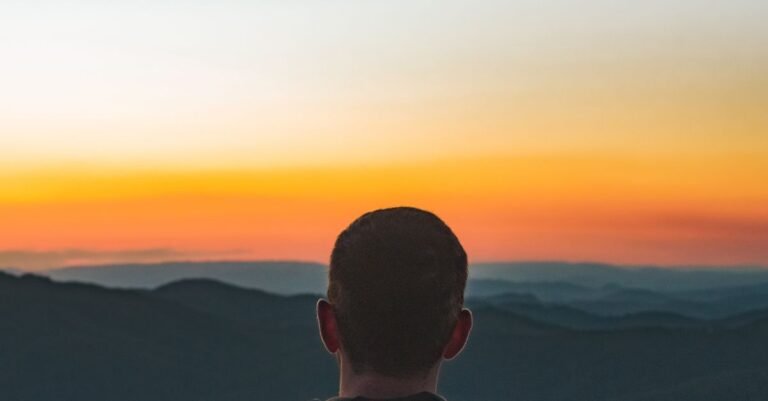 12 Best Sunrise Hikes in the U.S. for Early Morning Adventures