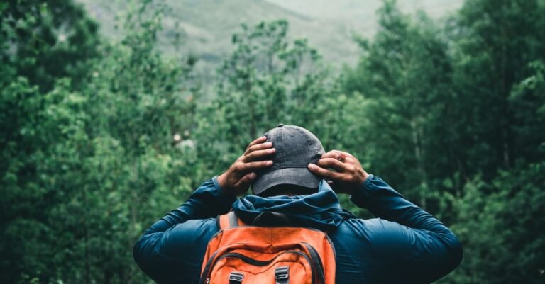 Daypack Essentials: The Complete Day Hike Checklist for Beginners