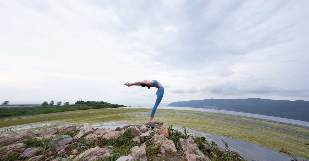 10 Stretches for Hikers: Fix Your Desk Body Before the Trail