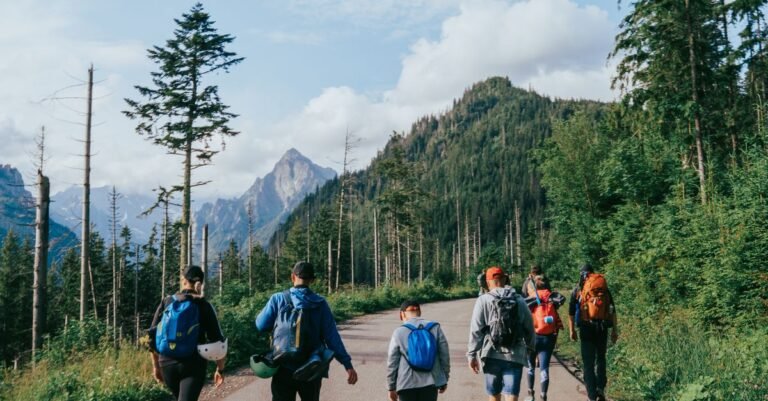 Trail Etiquette 101: Who Yields, Dogs, Music, and Unwritten Rules